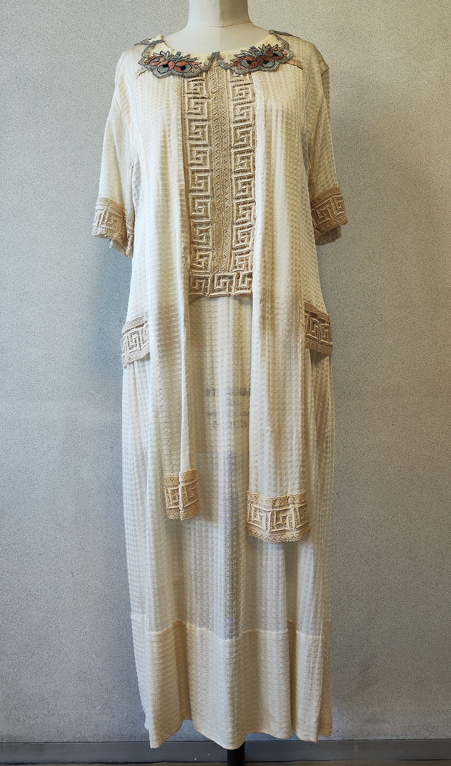 1920F – Robe – 1467