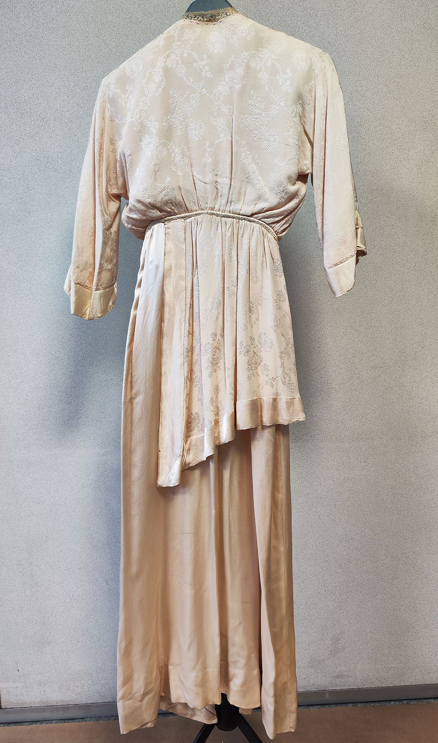 1920F – Robe – 1471 (2)