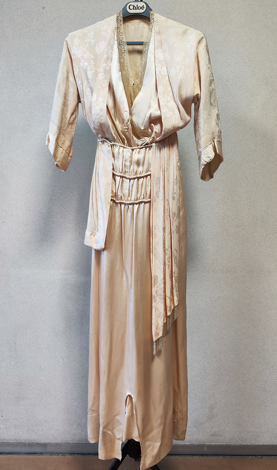 1920F – Robe – 1471