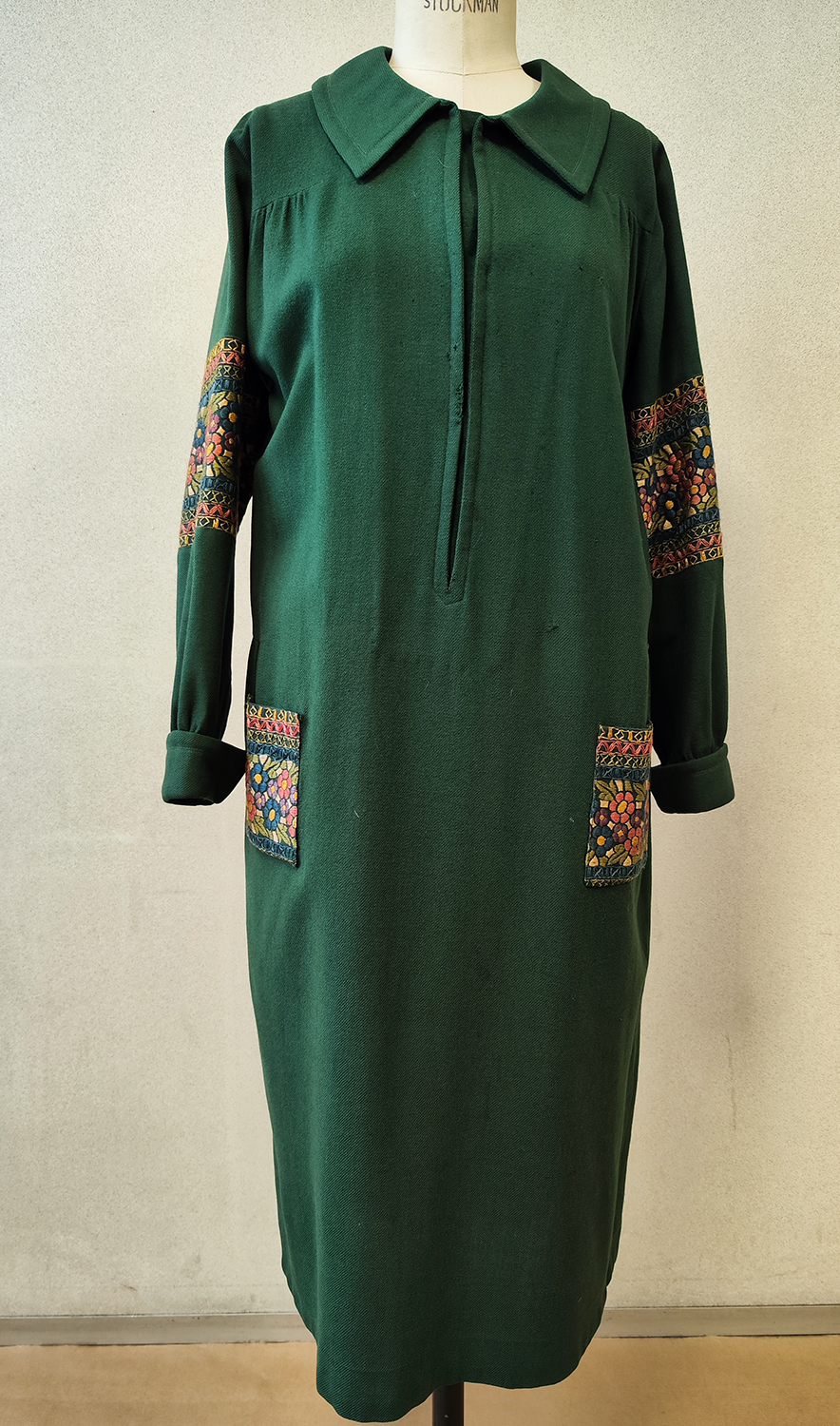1920F – Robe – 1472