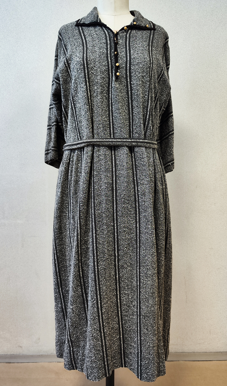 1920F – Robe – 1474
