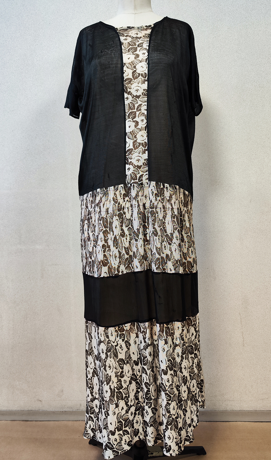 1920F – Robe – 1475
