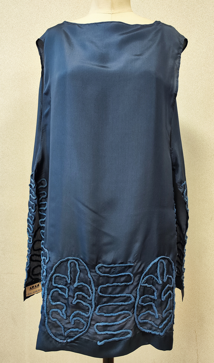 1920F – Robe – 1482