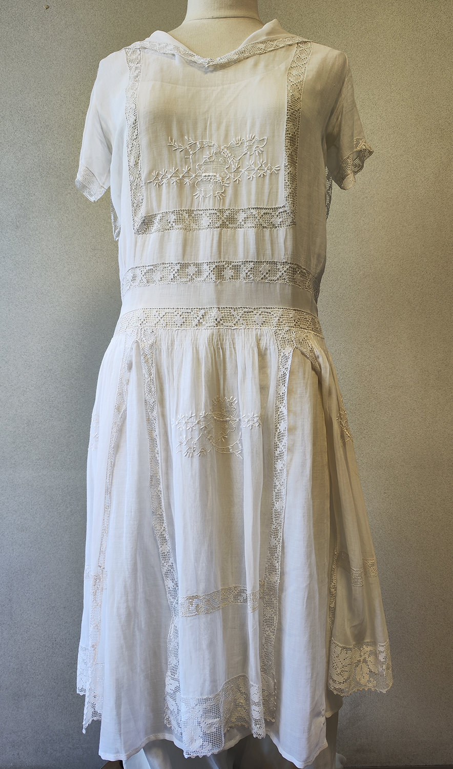 1920F – Robe – 1484