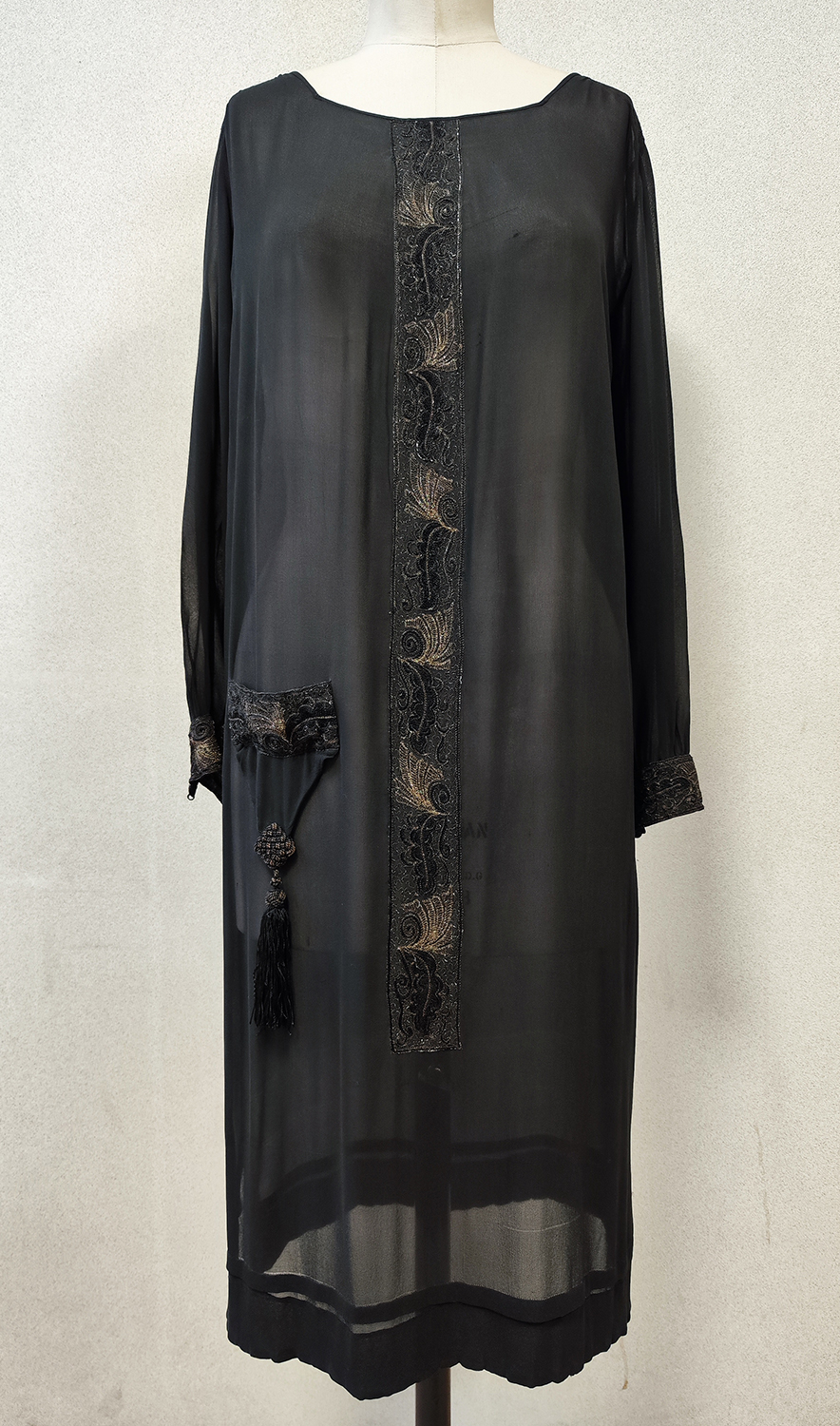1920F – Robe – 1487