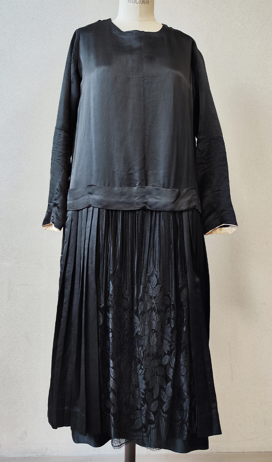 1920F – Robe – 1492