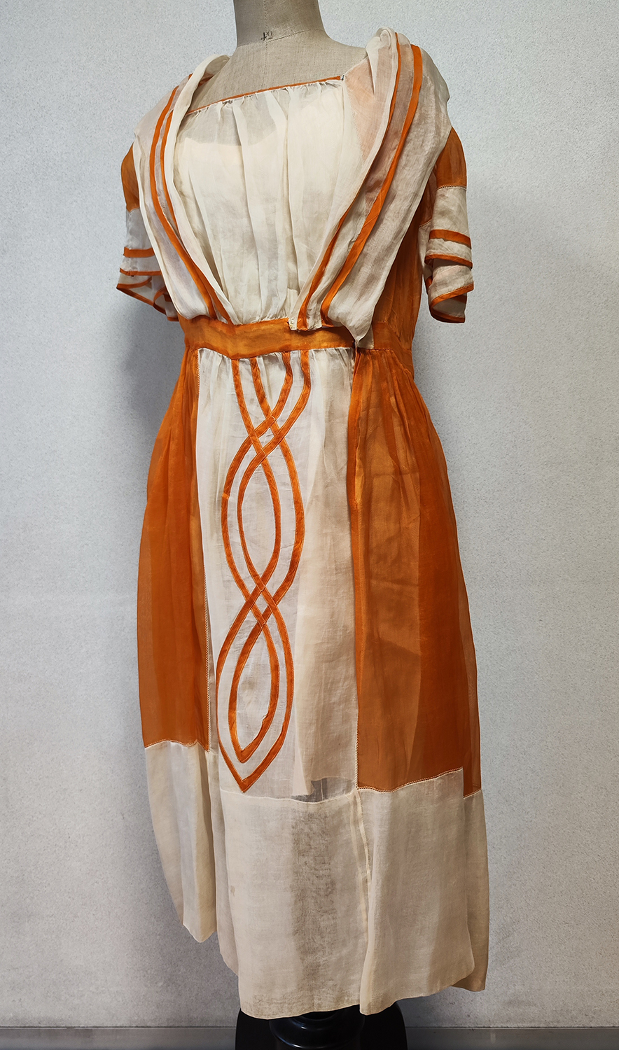 1920F – Robe – 1494