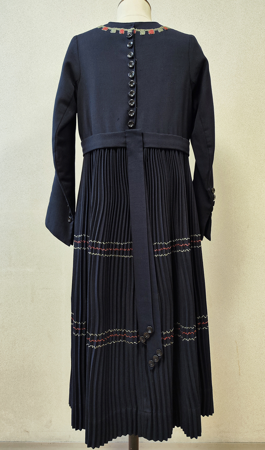 1920F – Robe – 1496 (2)