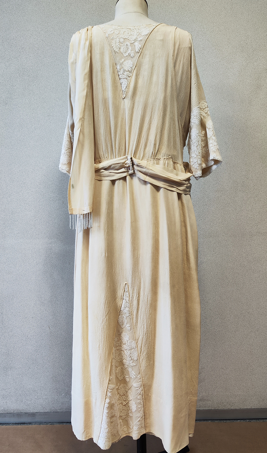 1920F – Robe – 1498 (2)