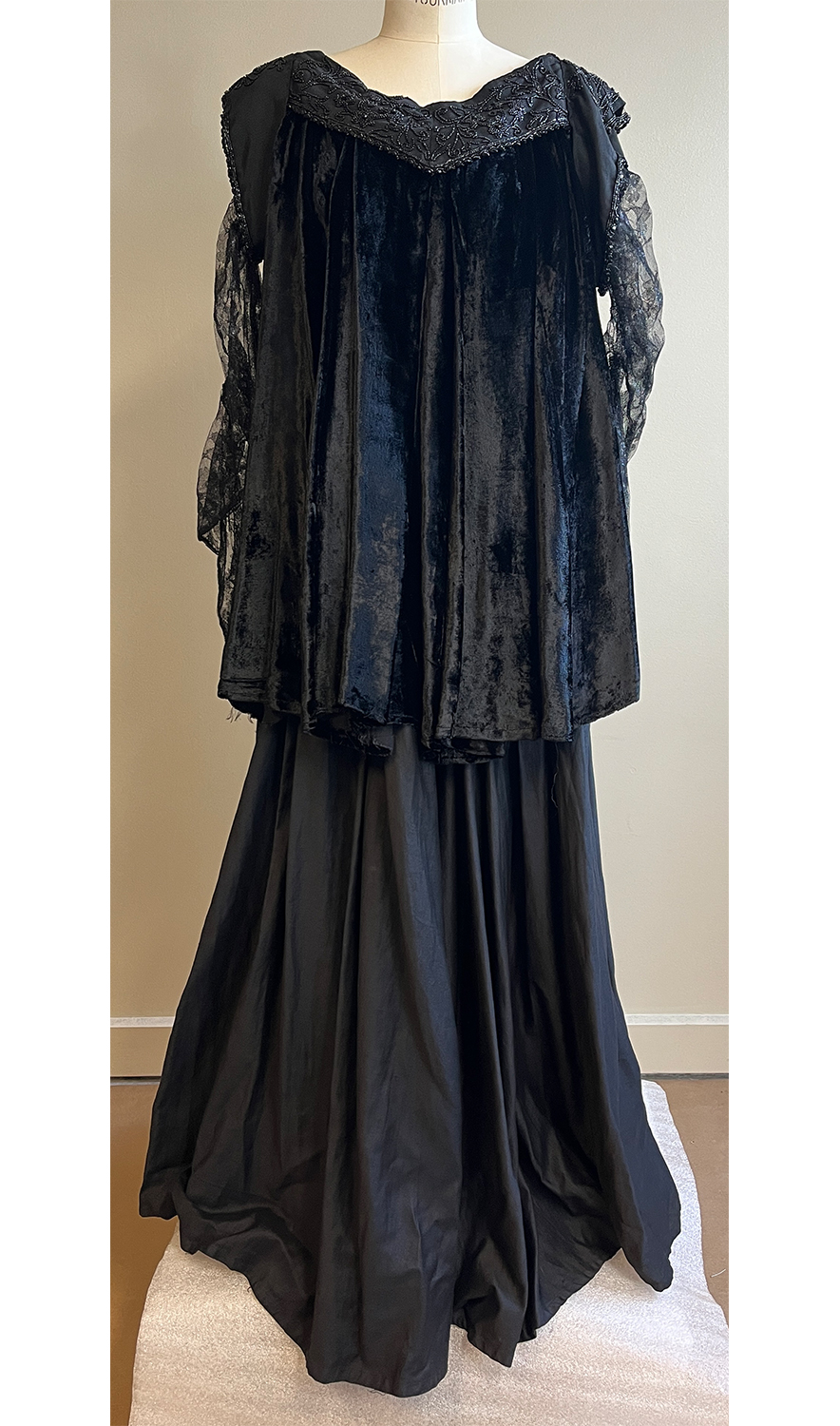1920F – Robe – 1506
