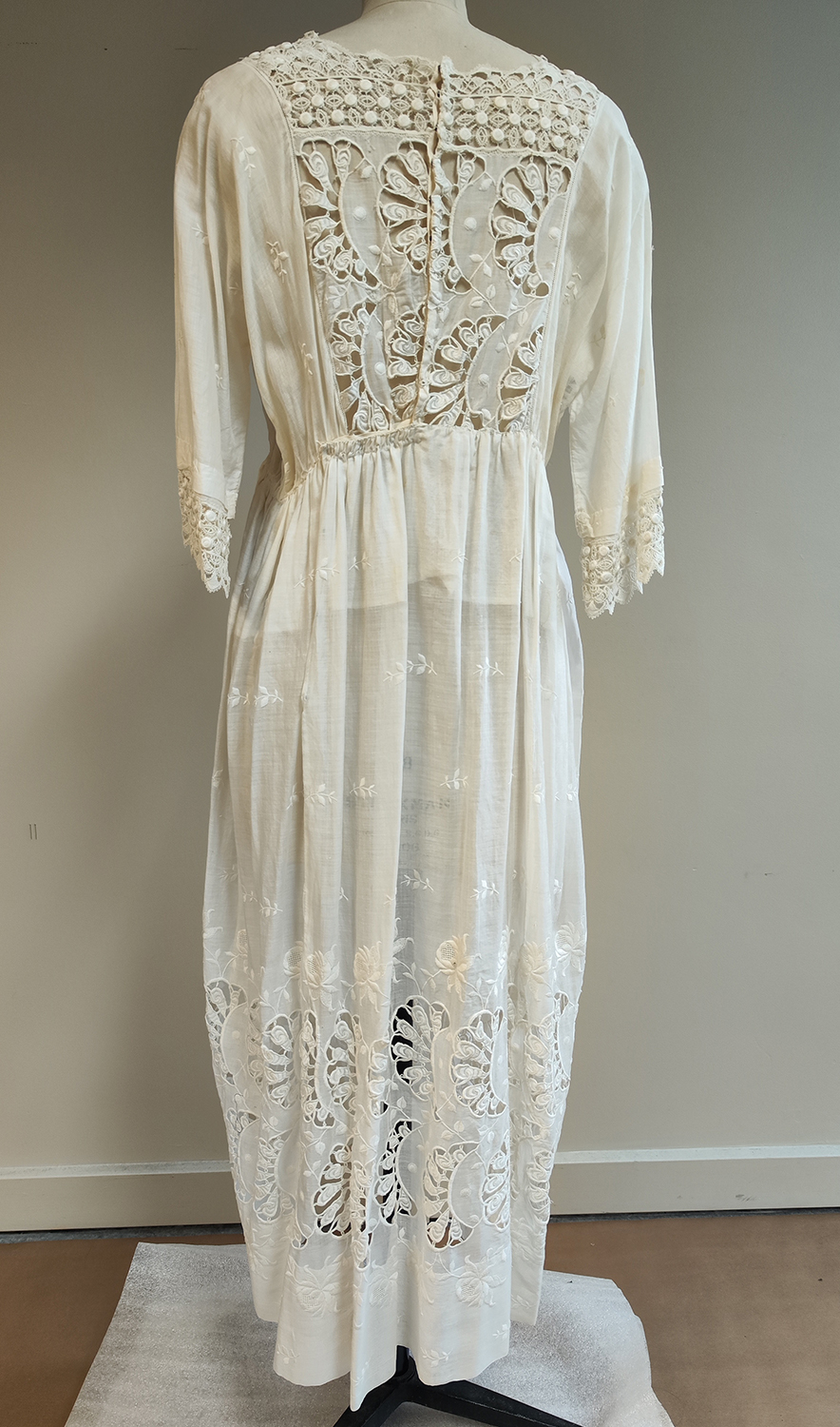 1920F – Robe – 1507 (2)
