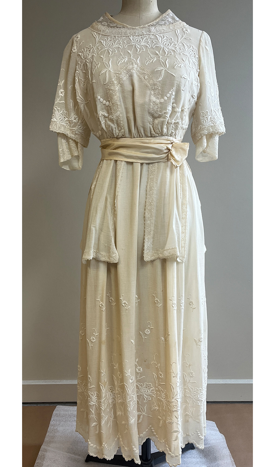 1920F – Robe – 1508