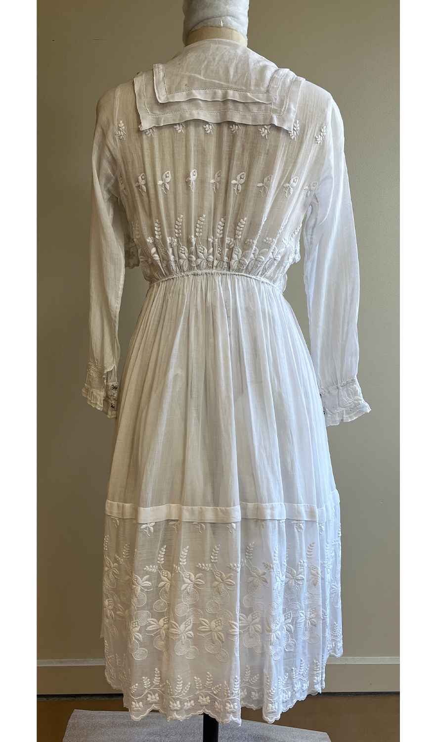 1920F – Robe – 1511