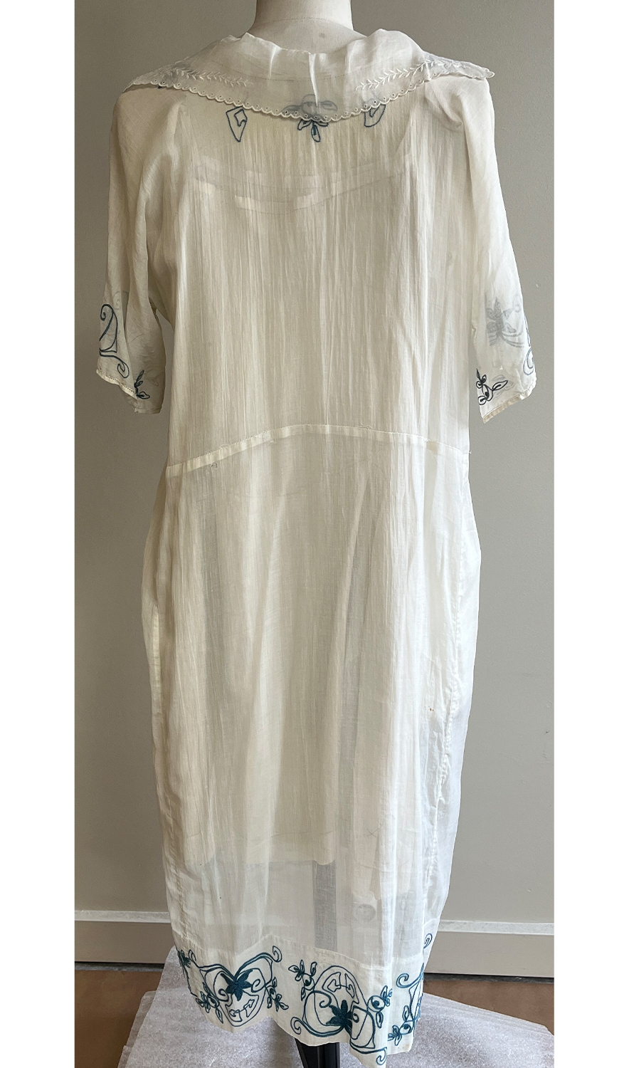 1920F – Robe – 1514 (2)