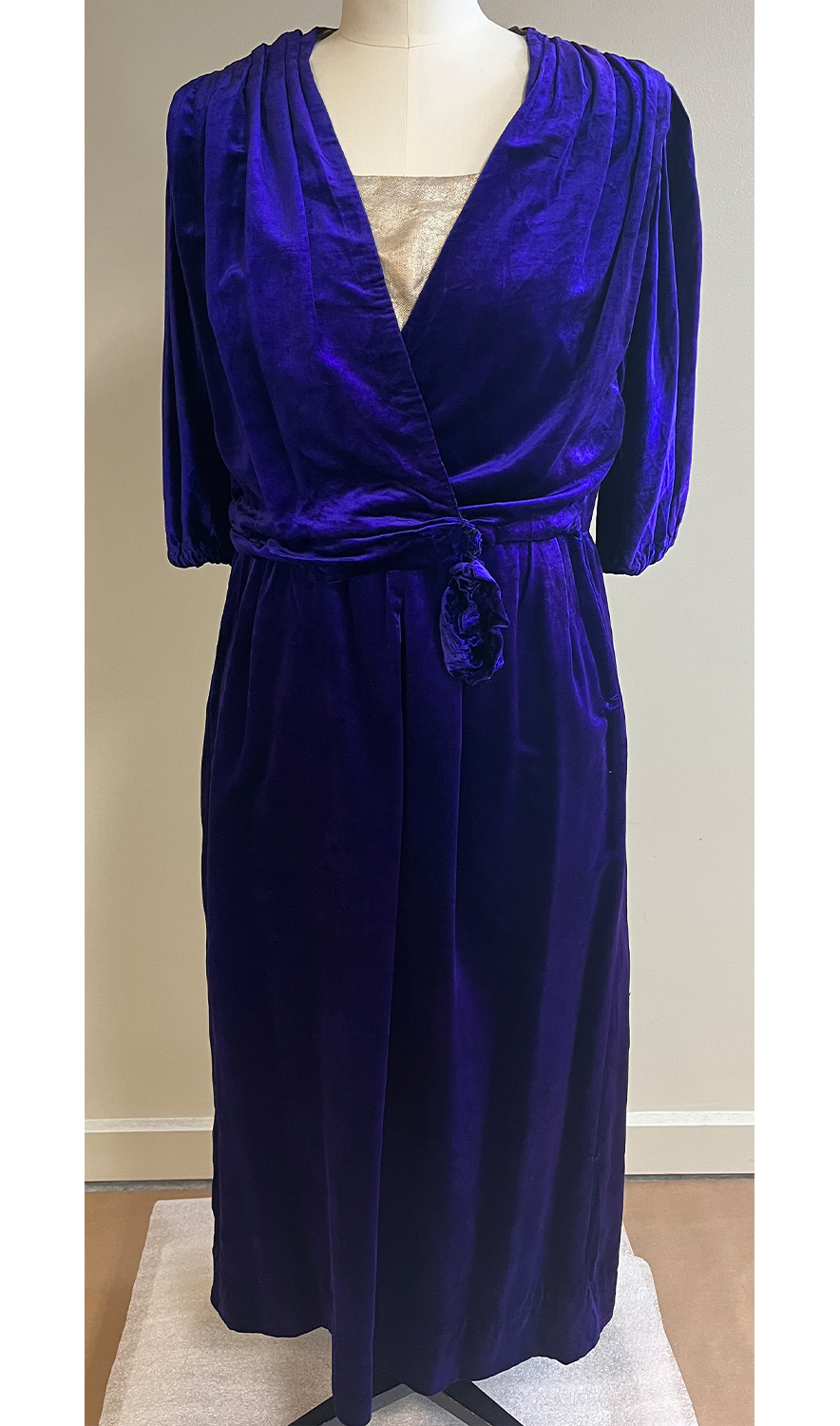1920F – Robe – 1518