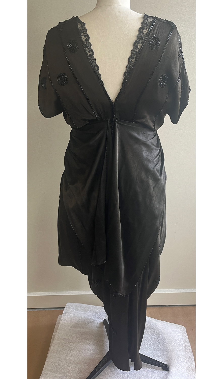 1920F – Robe – 1519 (2)