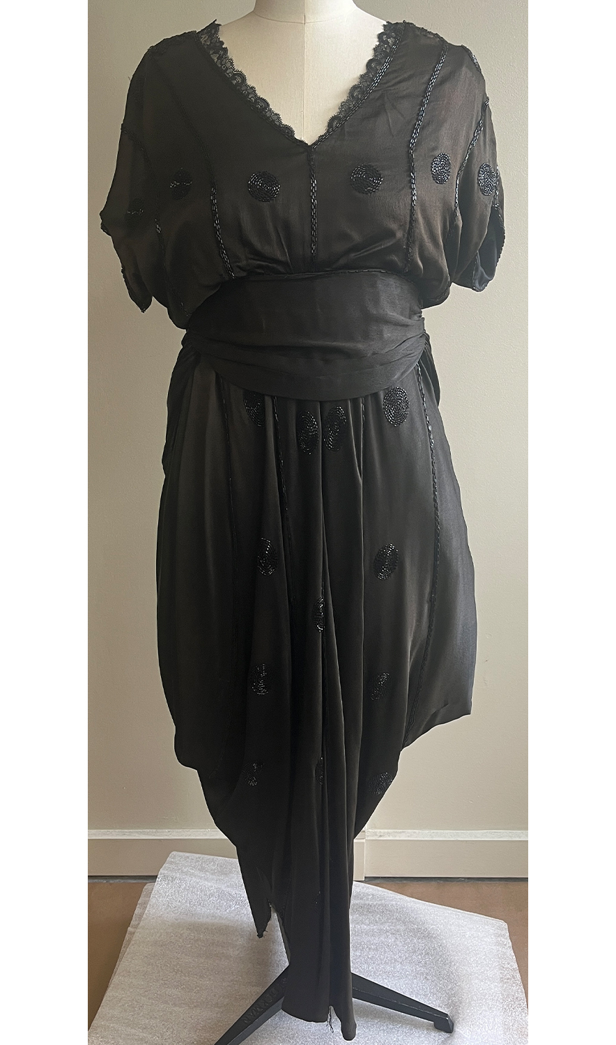 1920F – Robe – 1519