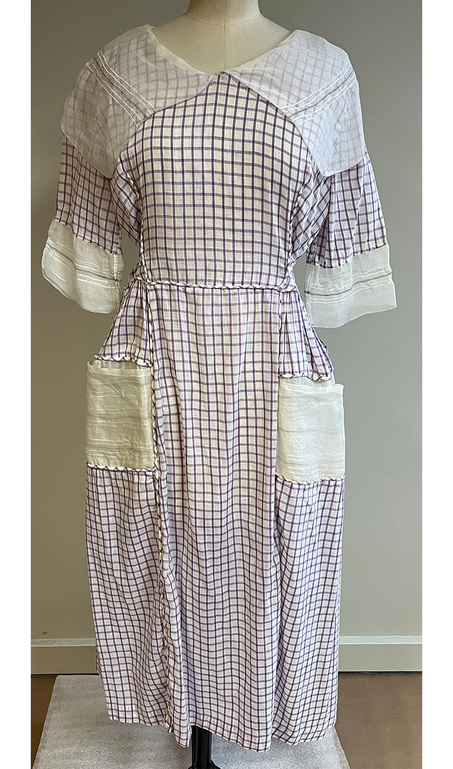 1920F – Robe – 1527
