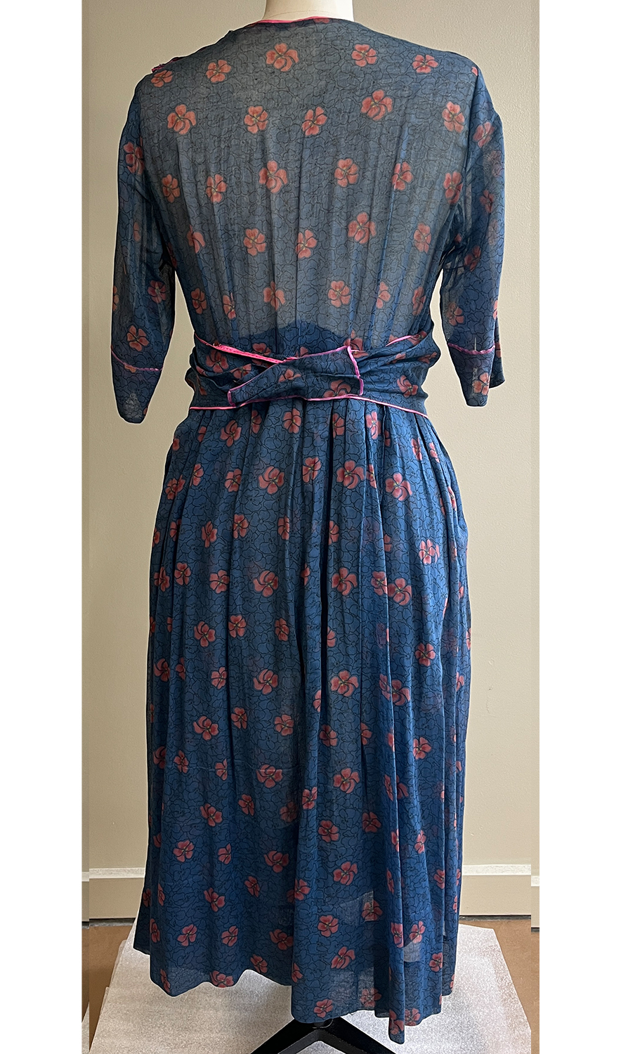 1920F – Robe – 1530 (2)