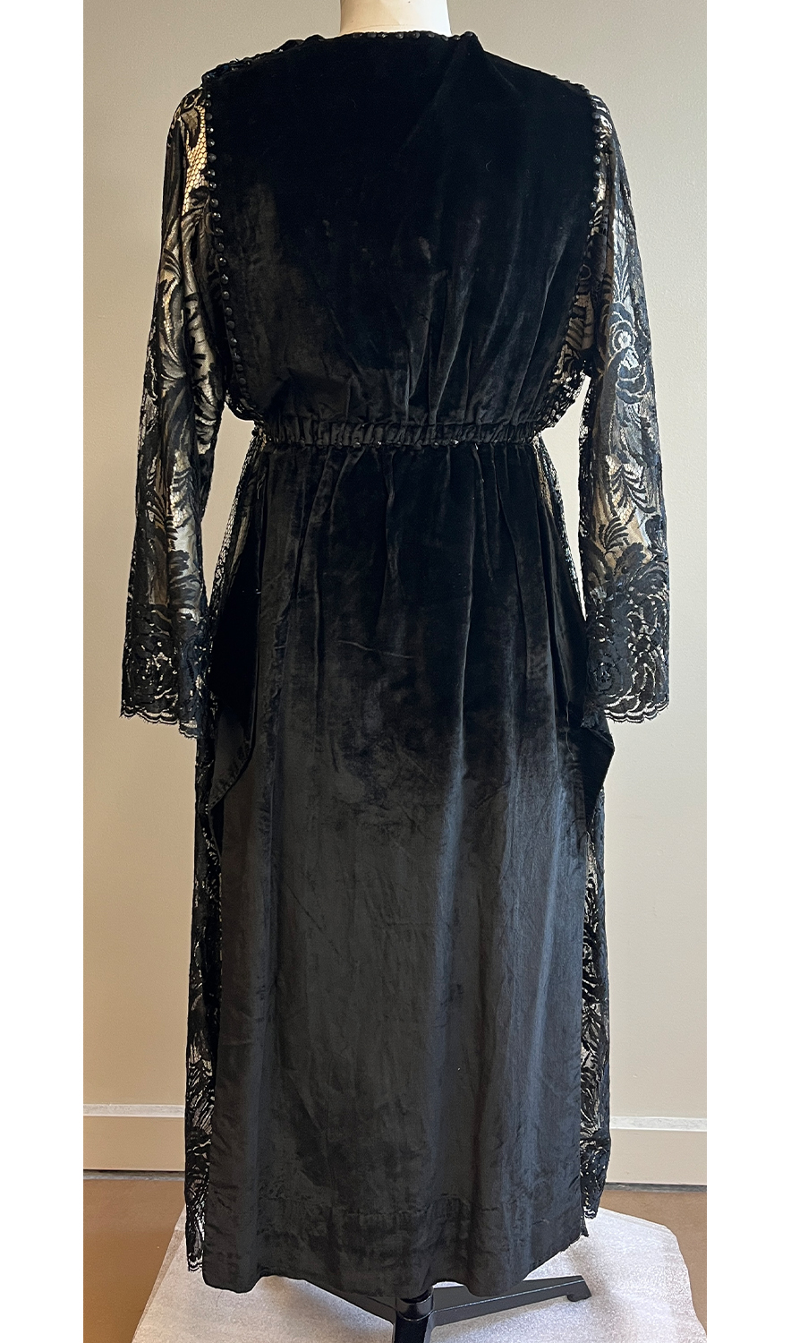 1920F – Robe – 1532 (2)