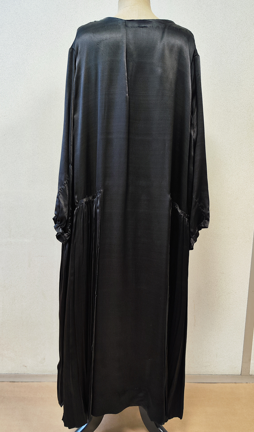 1920F – Robe – 154(2)