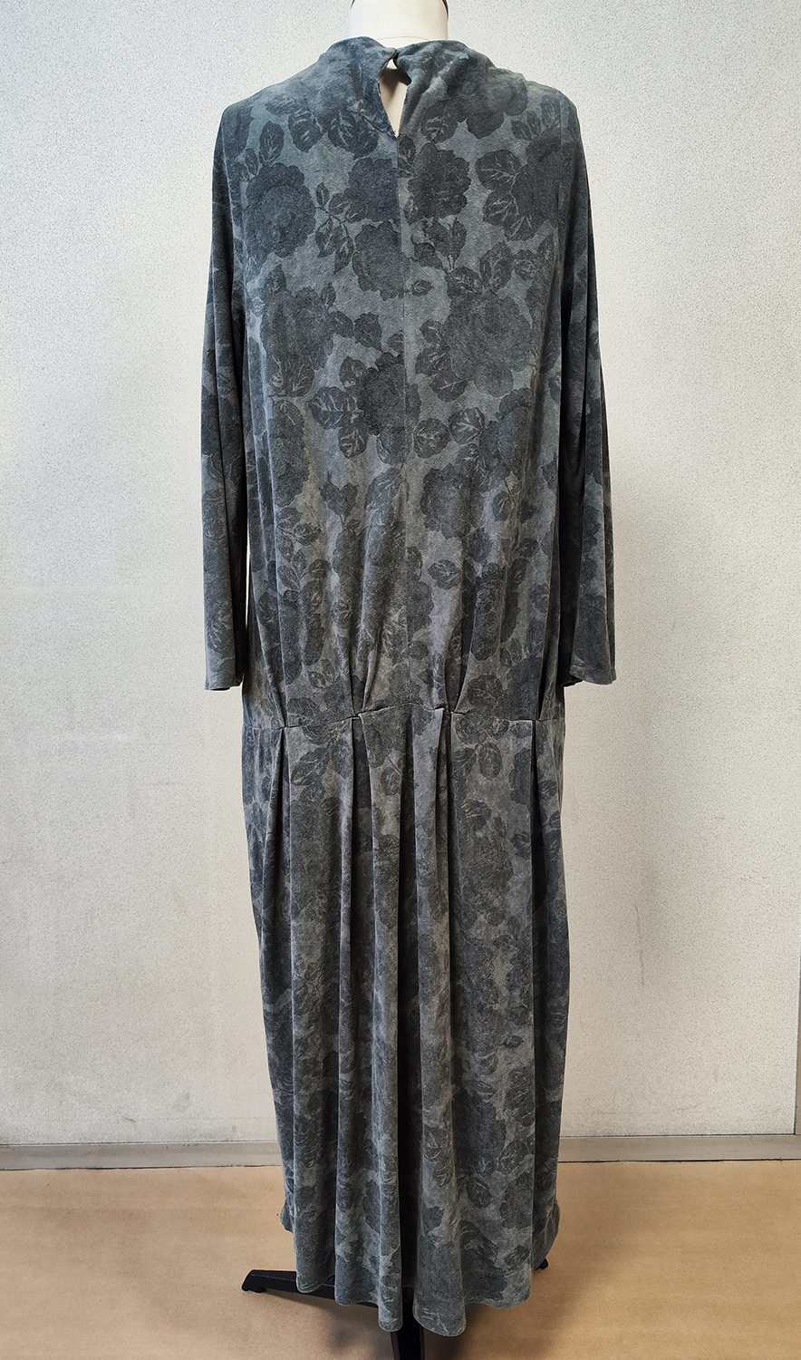 1920F – Robe – 162(2)