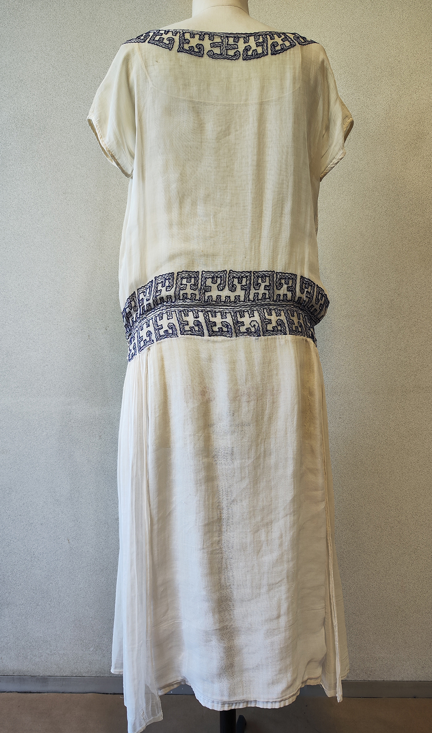 1920F – Robe – 178(2)