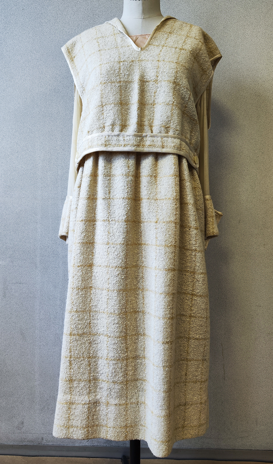 1920F – Robe – 184(1)