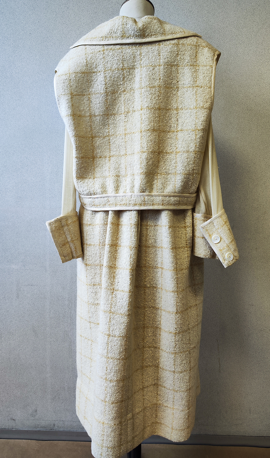 1920F – Robe – 184(2)
