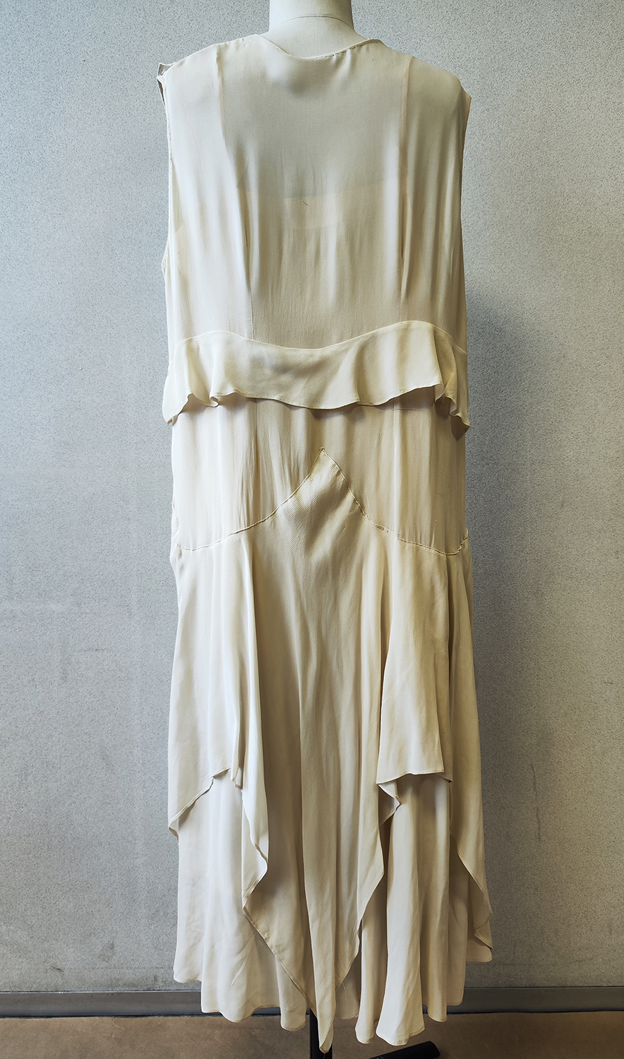1920F – Robe – 192 (2)