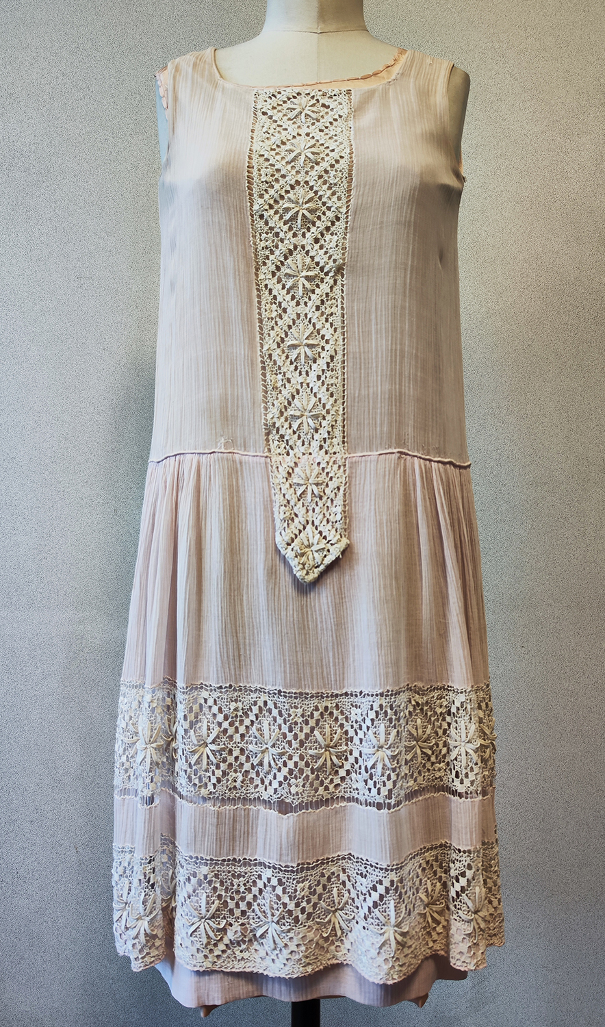 1920F – Robe – 212