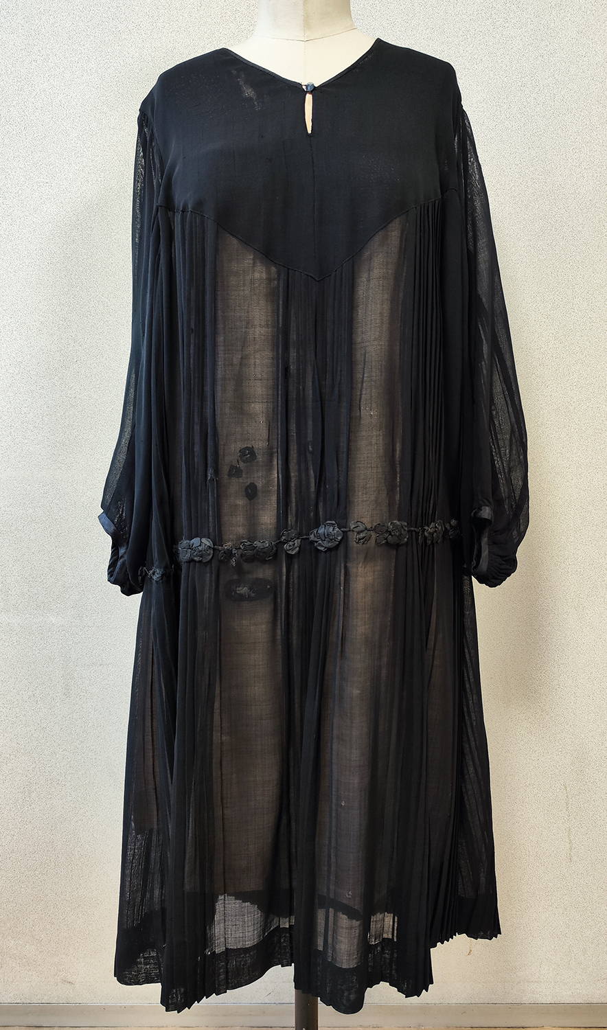 1920F – Robe – 301