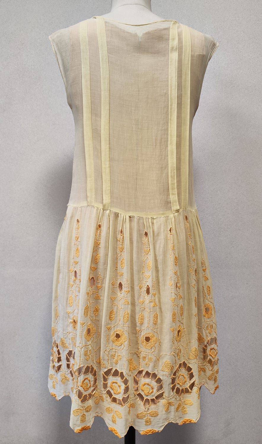 1920F – Robe – 319 (2)