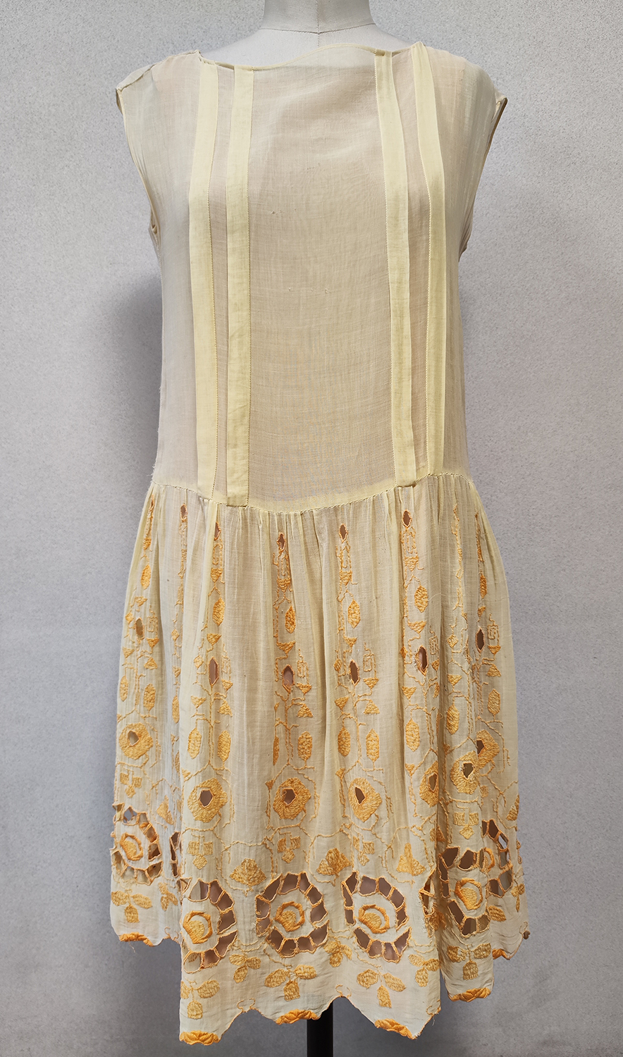 1920F – Robe – 319