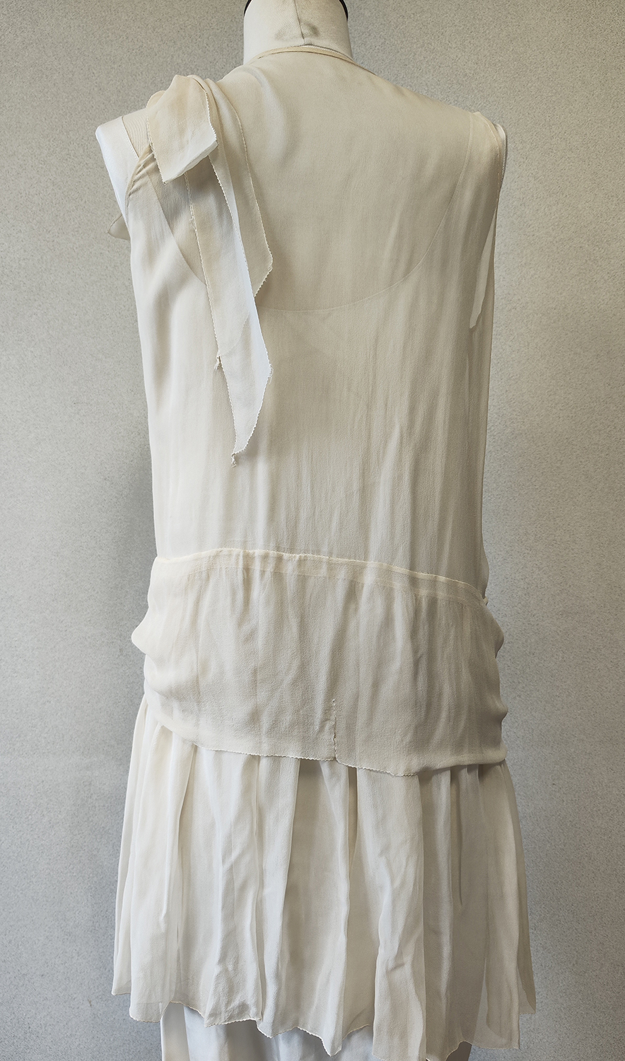 1920F – Robe – 329 (2)