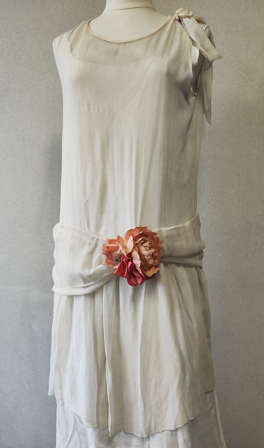 1920F – Robe – 329