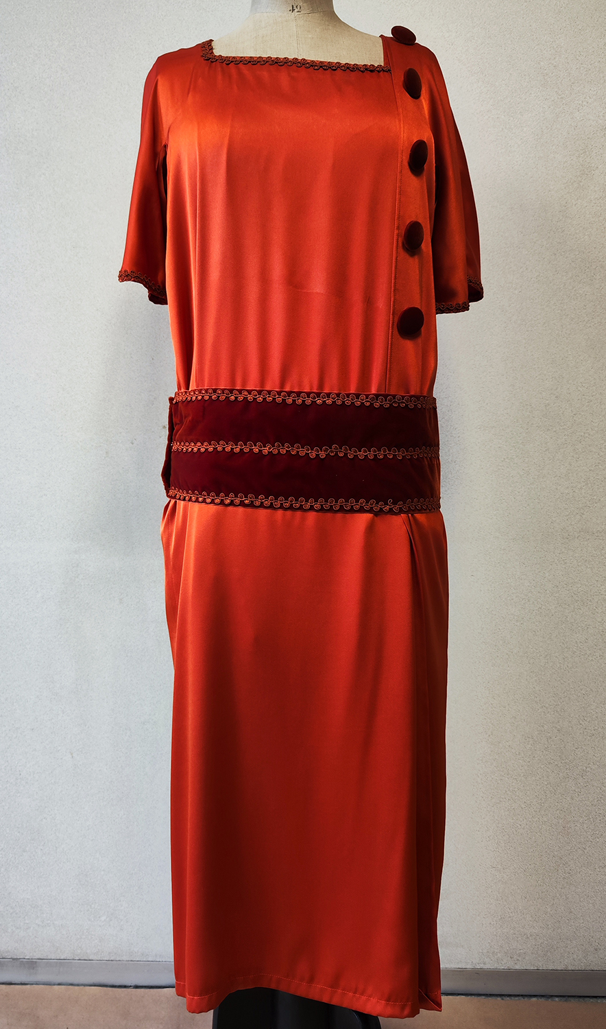 1920F – Robe – 389