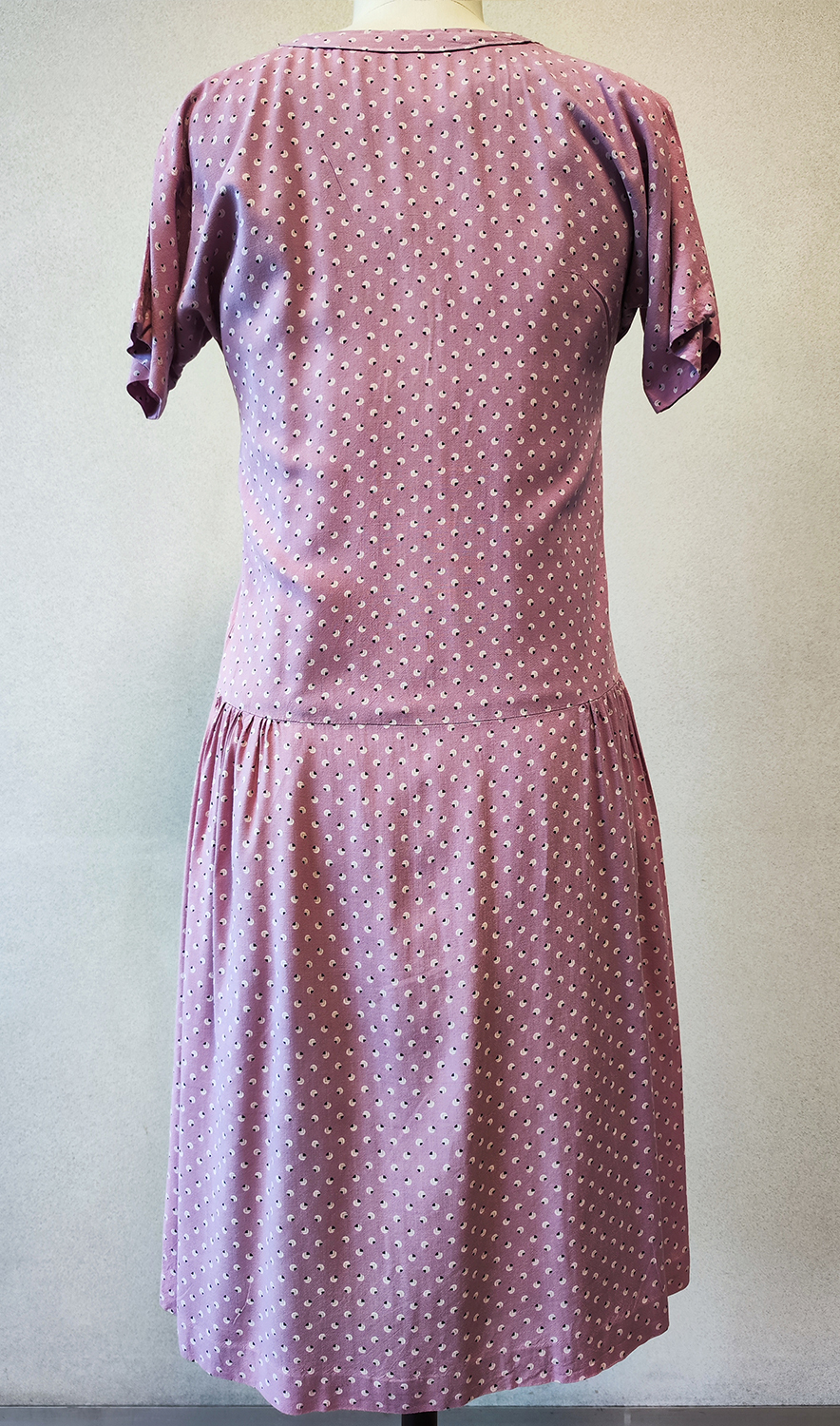 1920F – Robe – 391 (2)