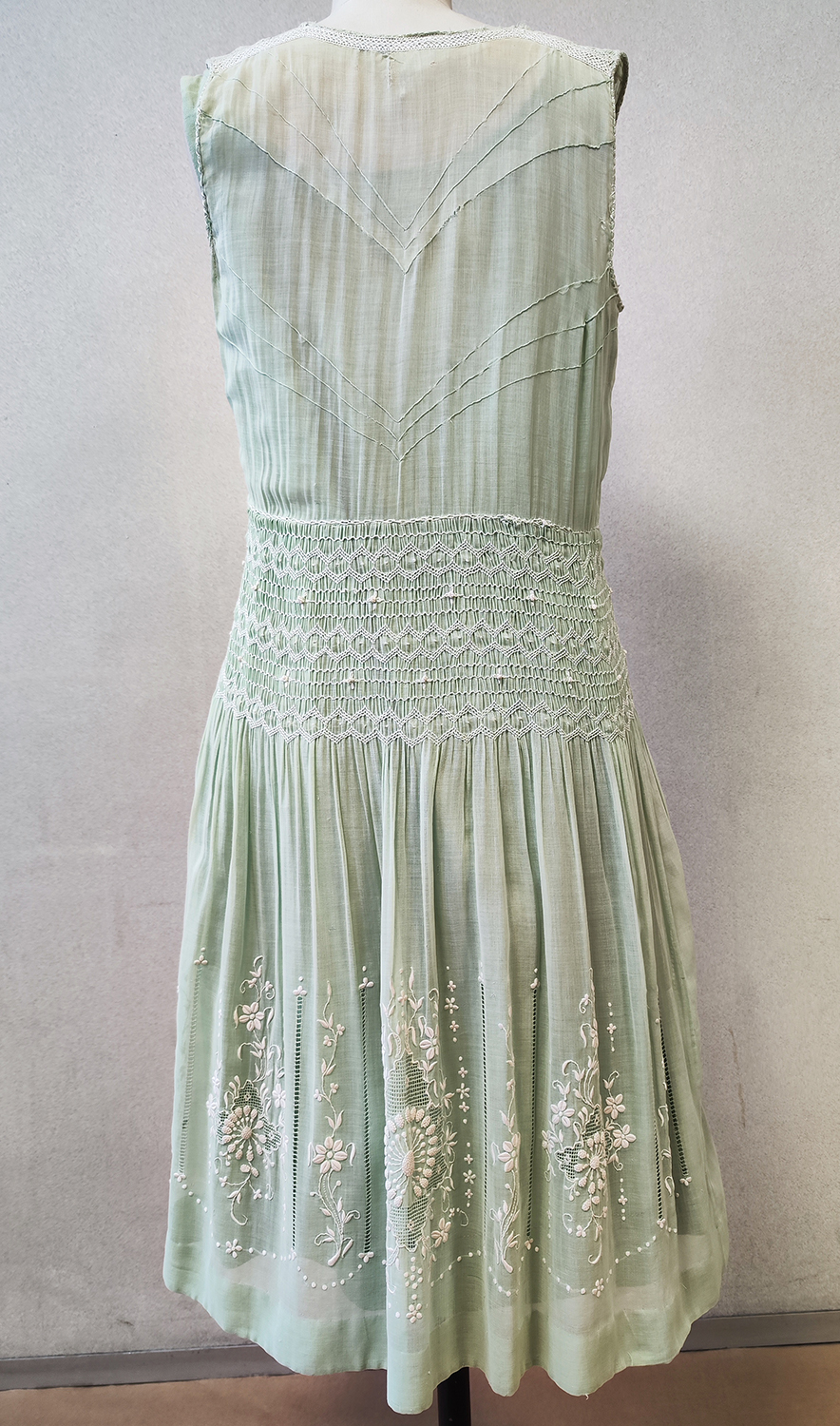 1920F – Robe – 408 (2)