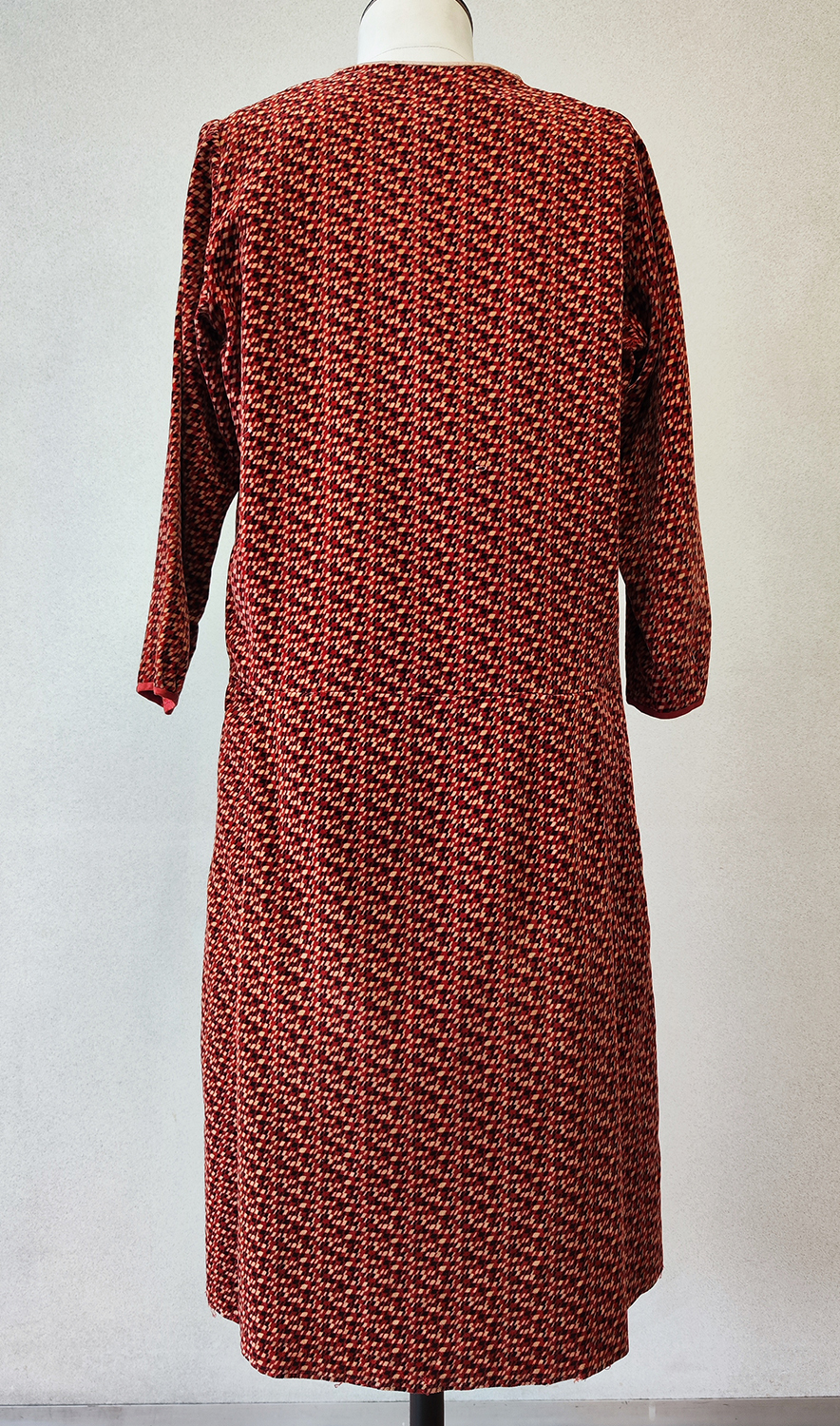 1920F – Robe – 529 (2)