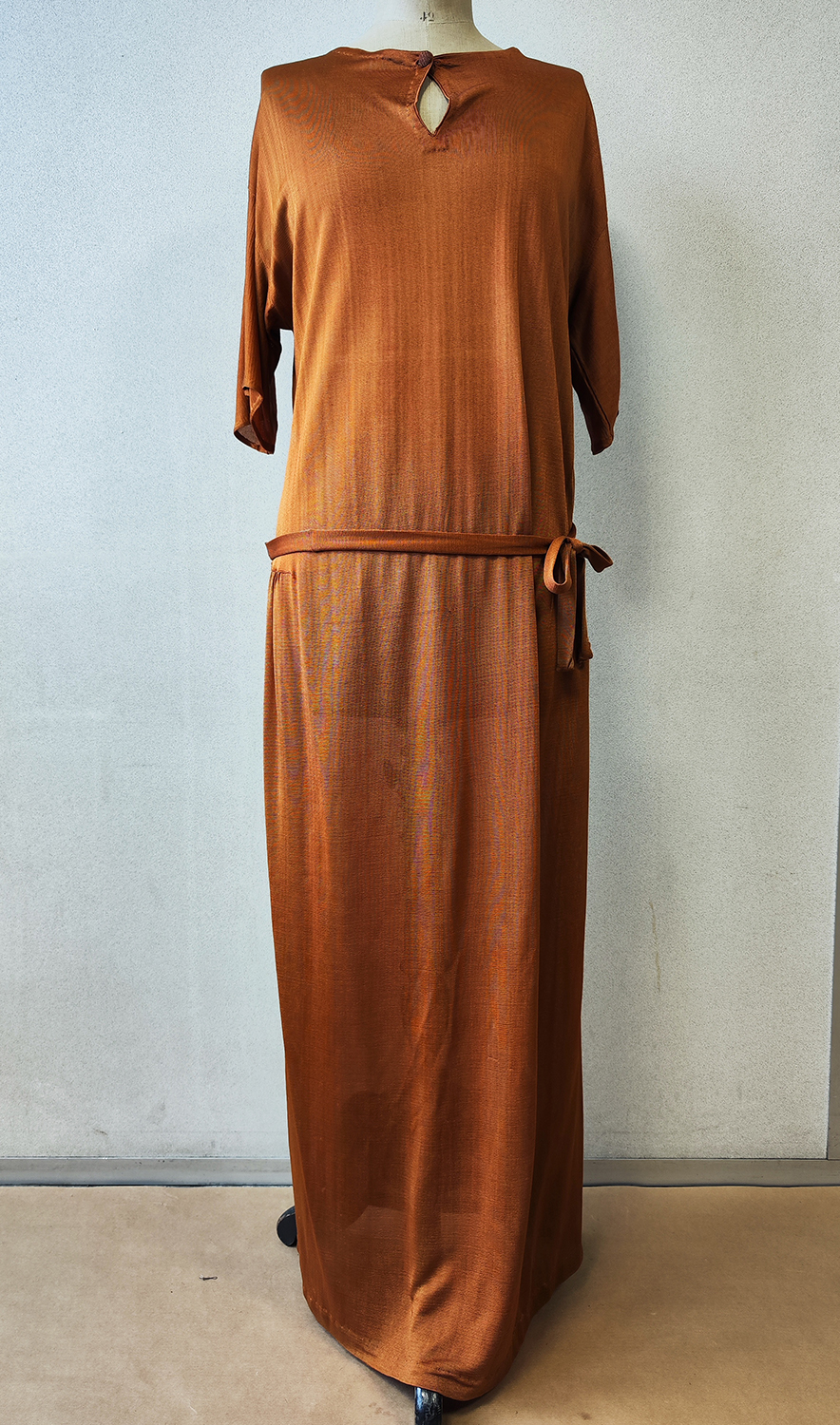 1920F – Robe – 569