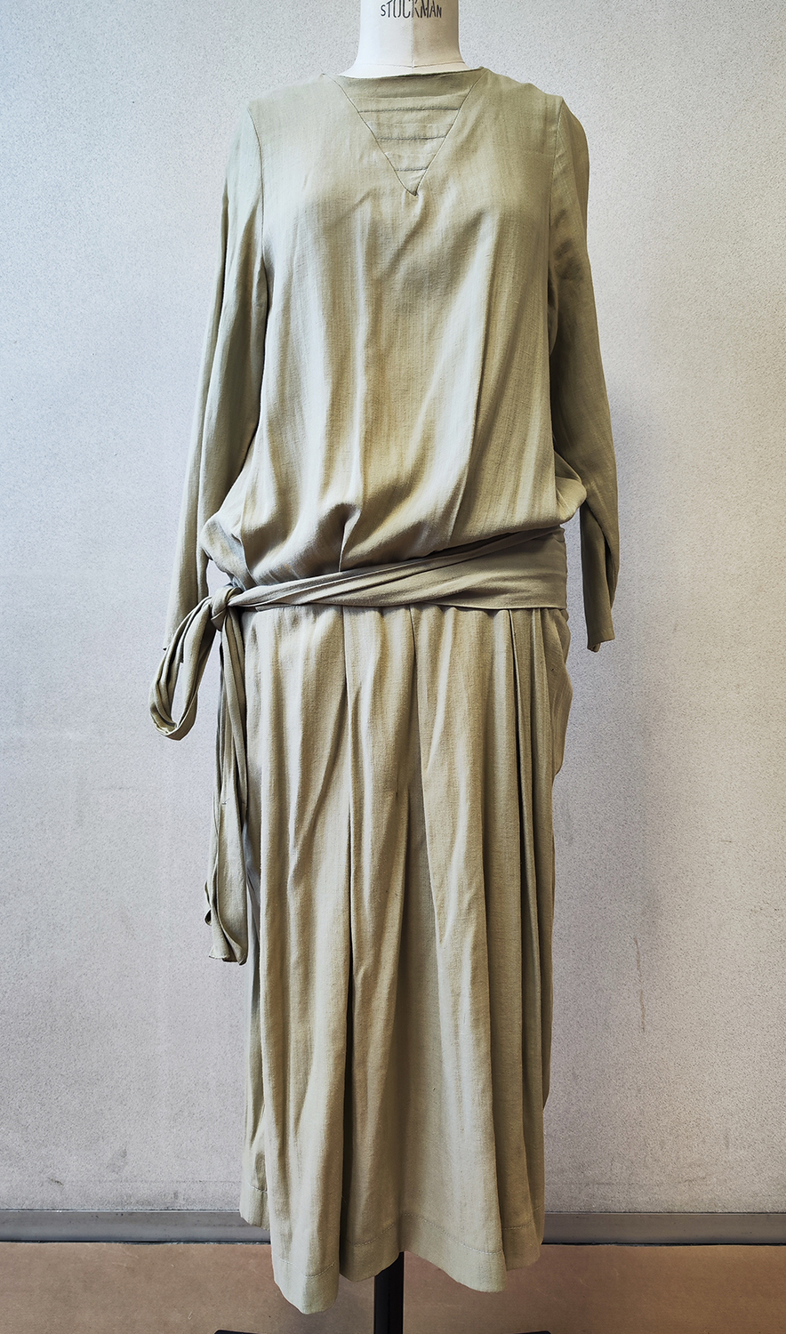 1920F – Robe – 762
