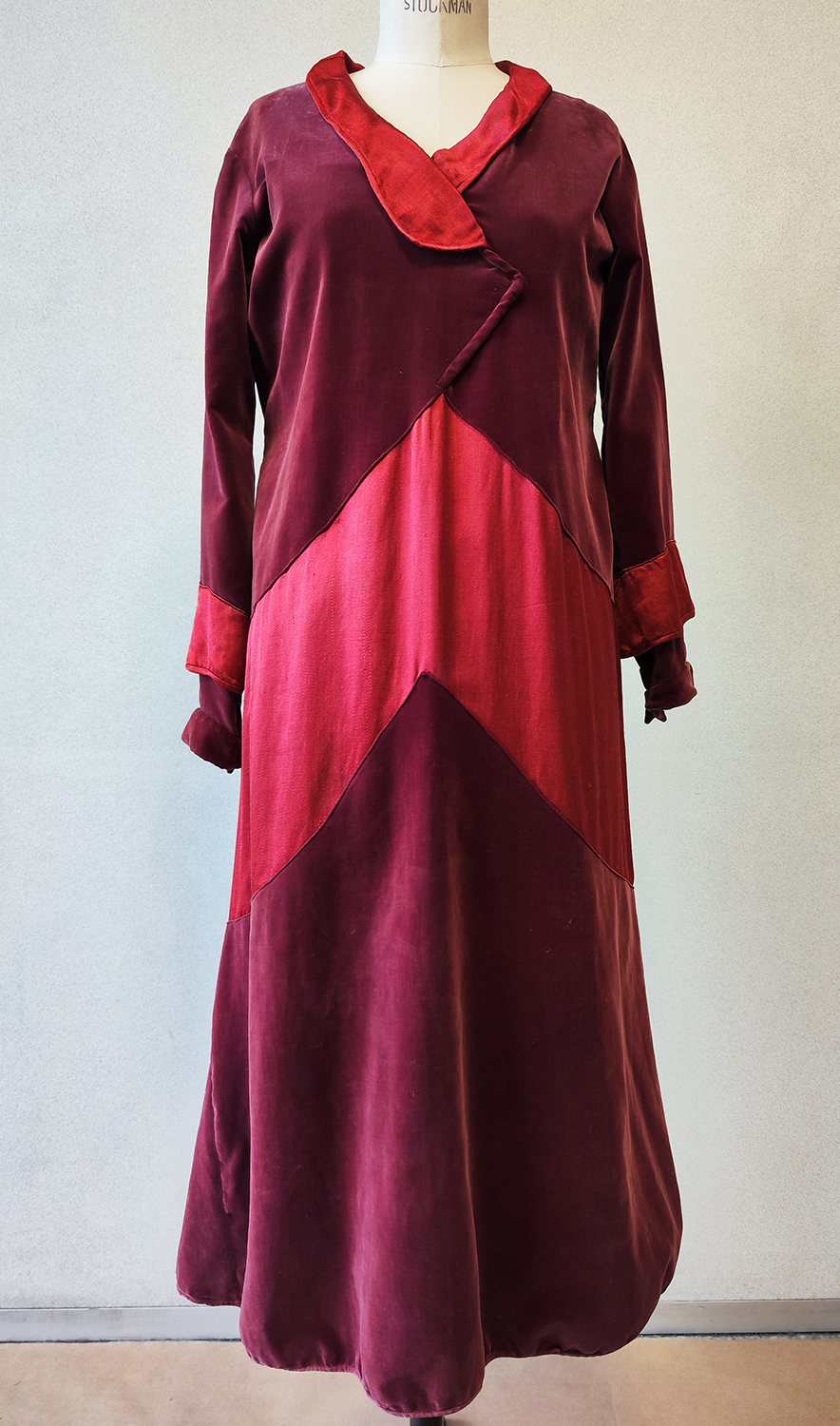 1920F – Robe – 782