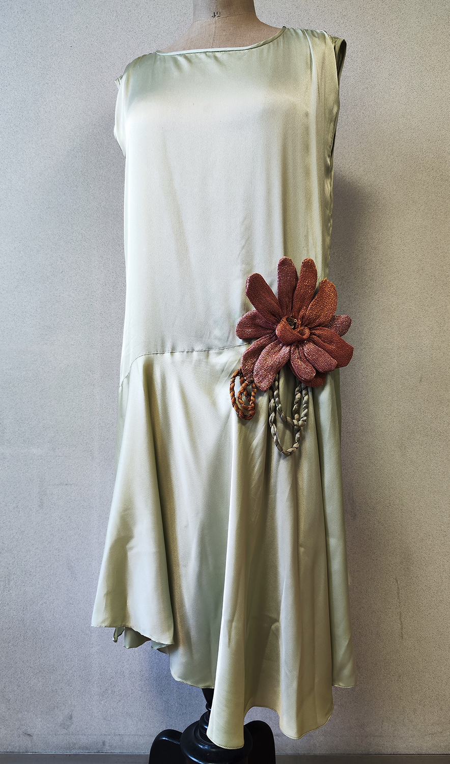 1920F – Robe – 889