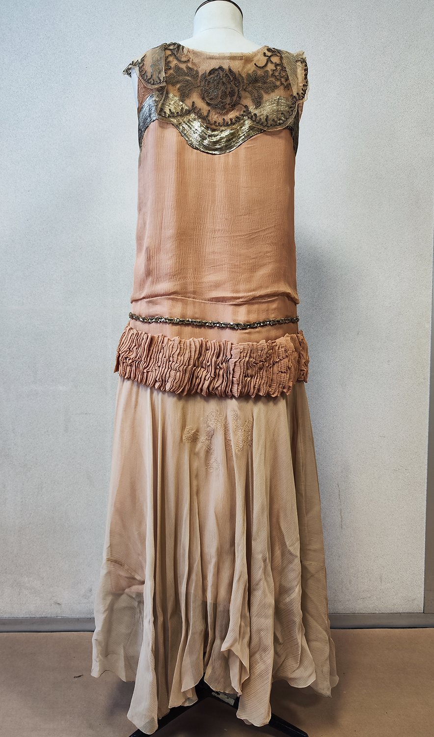 1920F – Robe – 933 (2)