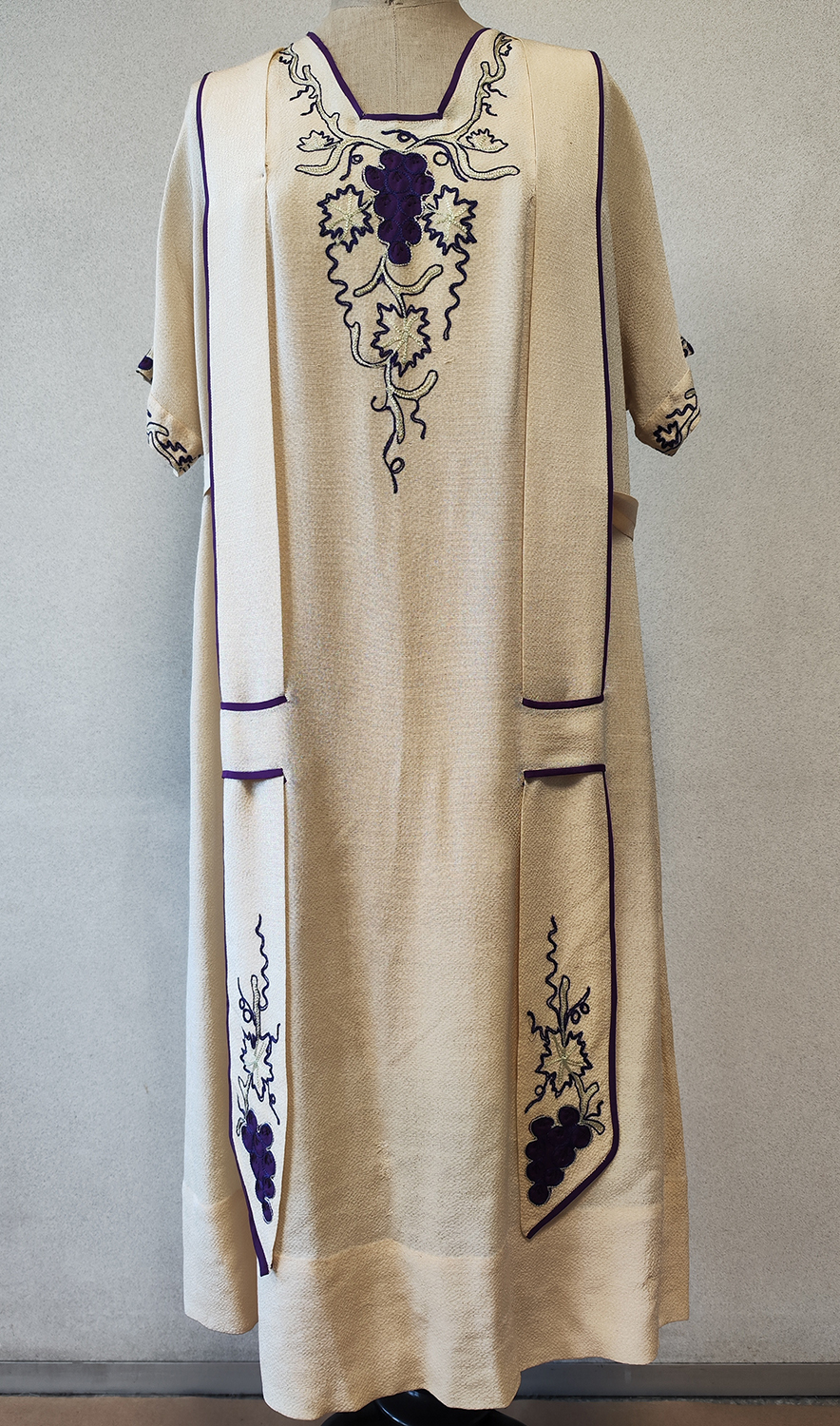1920F – Robe – 988